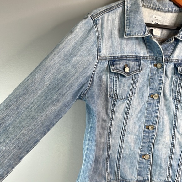 GAP Stretch Retro Jean Jacket Blue Light Wash Denim Flap Chest Pockets Size XL - Picture 6 of 12